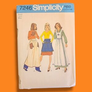 Misses Apron Pinafore & Mitt Sewing Pattern 7246 Small Size 8 10 Simplicity 1975